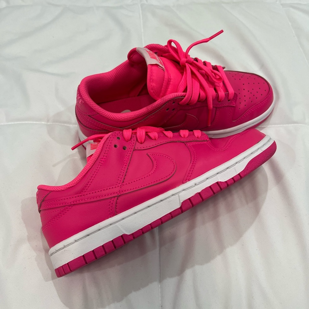 NIKE DUNK LOW